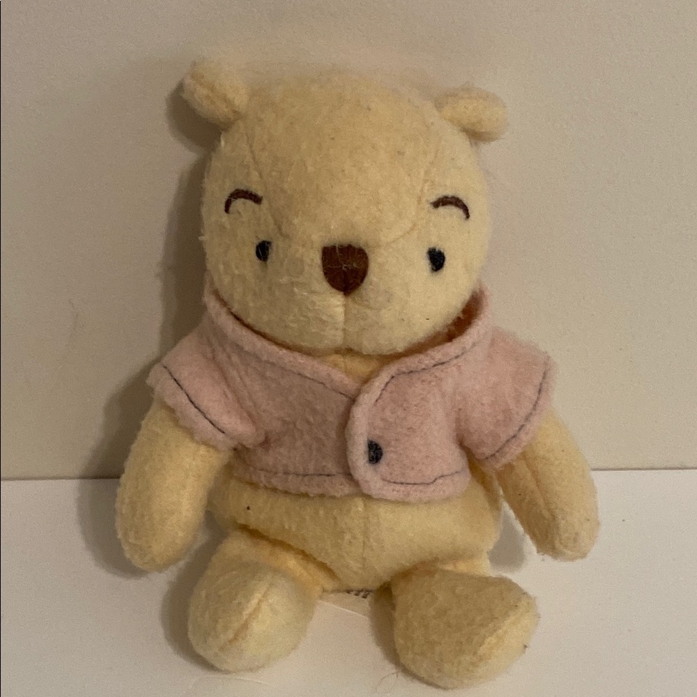 Vintage 1990’s Disneys classic Winnie the Pooh bean bag plush stuffed animal 7”
